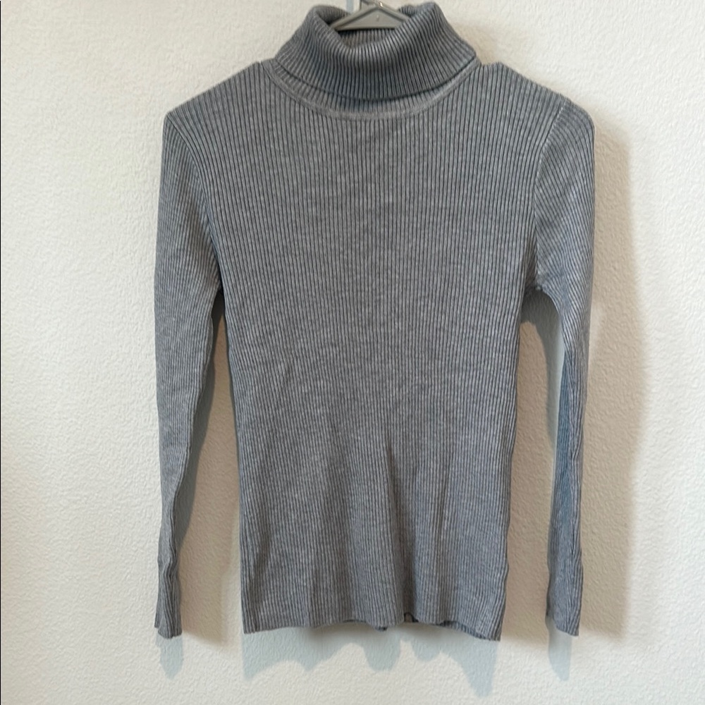 Women's Gray Ribbed Turtleneck Sweater
